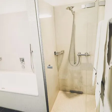 Luxus Mit Garten Apartment Zurich